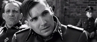 Ralph Fiennes em A Lista de Schindler