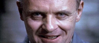 Anthony Hopkins como Hannibal Lecter.