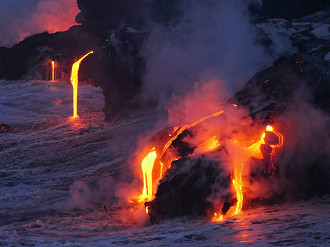 Vulcão Kilauea - Photo by Marc Szeglat on Unsplash.