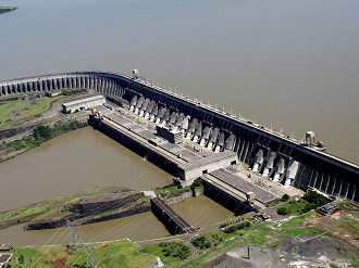 Foto: Caio Coronel/Agência Brasil - A Barragem de Itaipu é uma enorme barragem hidroelétrica no rio Paraná, entre o Brasil e o Paraguai. Imagem: